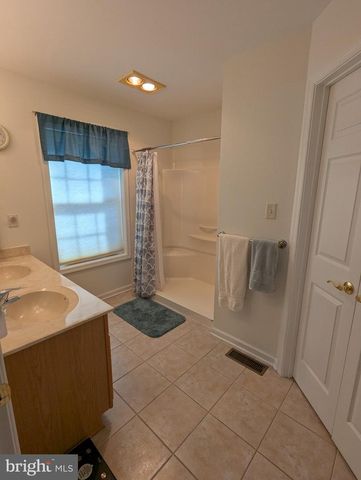 316 MARTINA DR, Chambersburg, PA 17201