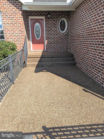 316 MARTINA DR, Chambersburg, PA 17201