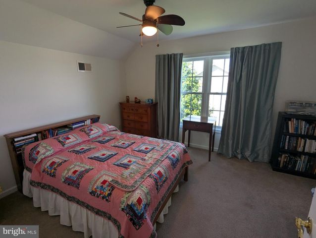 316 MARTINA DR, Chambersburg, PA 17201