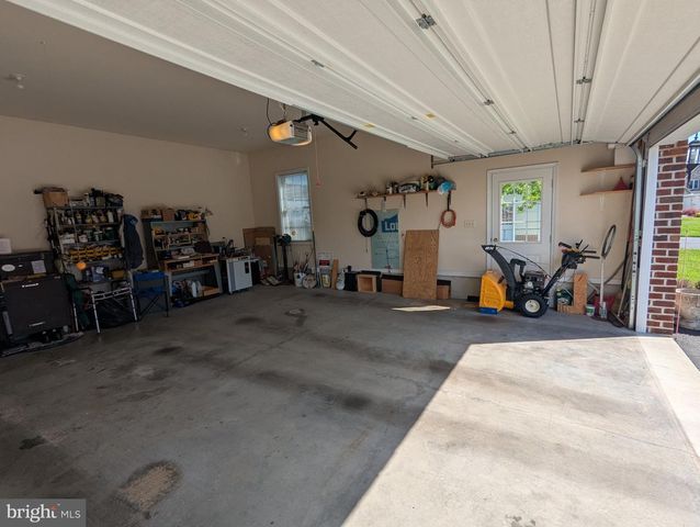 316 MARTINA DR, Chambersburg, PA 17201