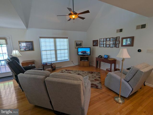 316 MARTINA DR, Chambersburg, PA 17201