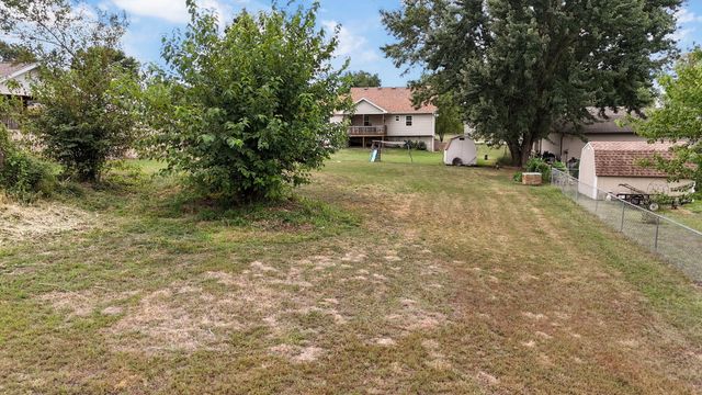 42 W Commercial Street, Buffalo, MO 65622