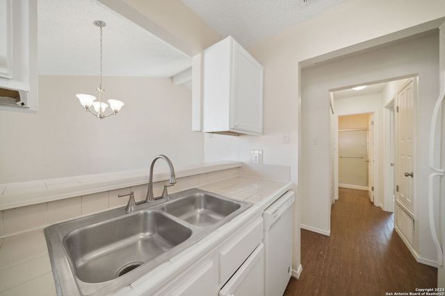 206 Bexar Dr, San Antonio, TX 78228