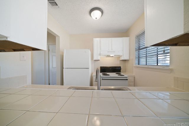 206 Bexar Dr, San Antonio, TX 78228