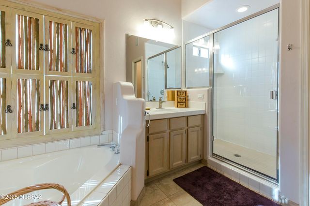 4920 W Harris Hawk Place, Tucson, AZ 85745