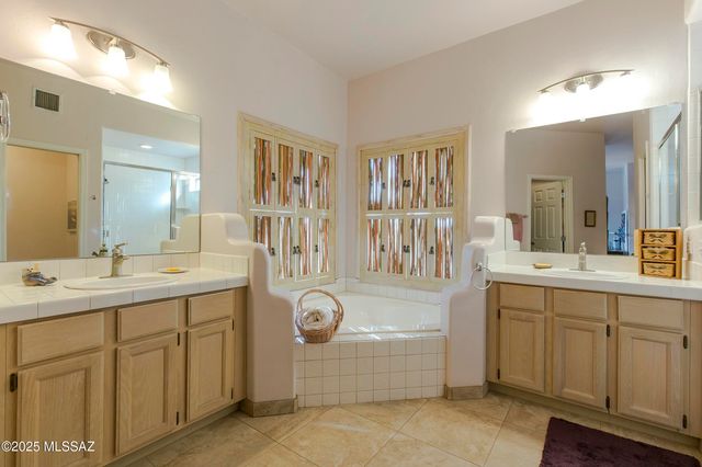 4920 W Harris Hawk Place, Tucson, AZ 85745