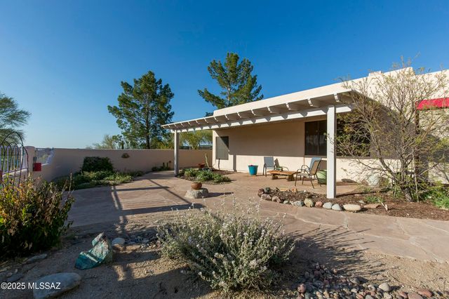 4920 W Harris Hawk Place, Tucson, AZ 85745