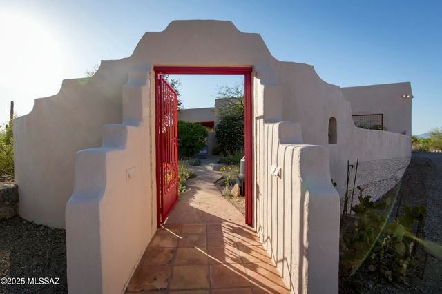 4920 W Harris Hawk Place, Tucson, AZ 85745