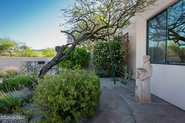 4920 W Harris Hawk Place, Tucson, AZ 85745