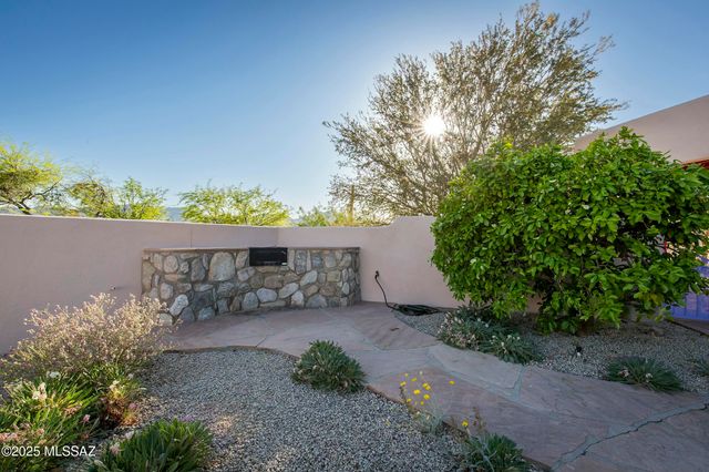 4920 W Harris Hawk Place, Tucson, AZ 85745