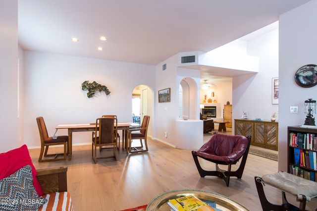 4920 W Harris Hawk Place, Tucson, AZ 85745