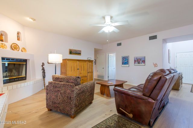 4920 W Harris Hawk Place, Tucson, AZ 85745