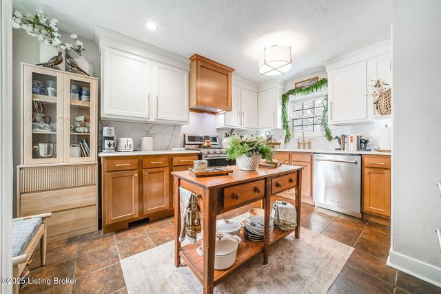 1214 Audubon Pkwy, Louisville, KY 40213