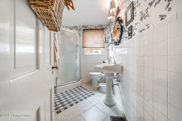 1214 Audubon Pkwy, Louisville, KY 40213