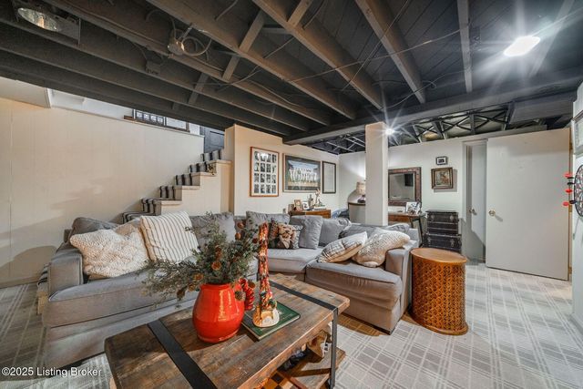 1214 Audubon Pkwy, Louisville, KY 40213