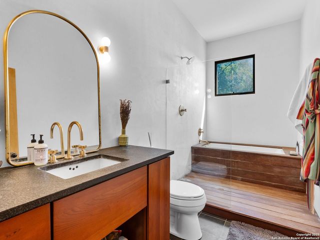 211 Devine Street, San Antonio, TX 78210