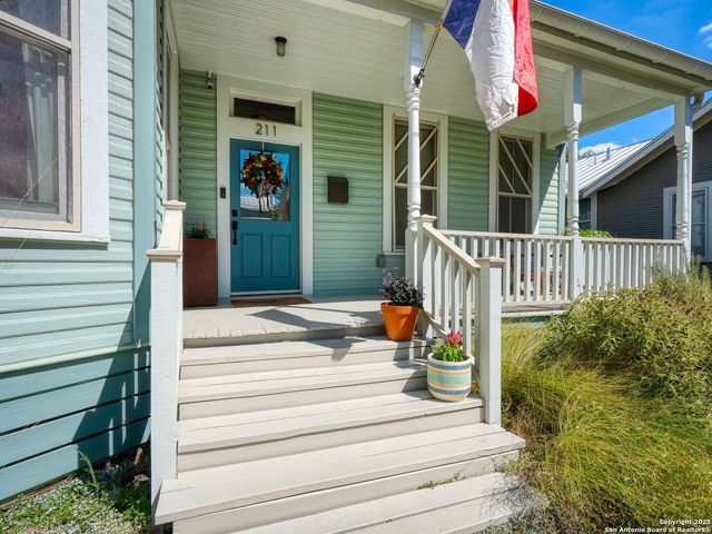 211 Devine Street, San Antonio, TX 78210