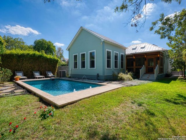 211 Devine Street, San Antonio, TX 78210