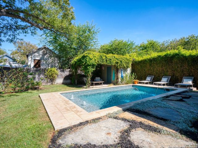 211 Devine Street, San Antonio, TX 78210