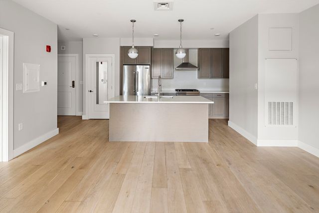 1650 Commonwealth Ave 204, Boston, MA 02135