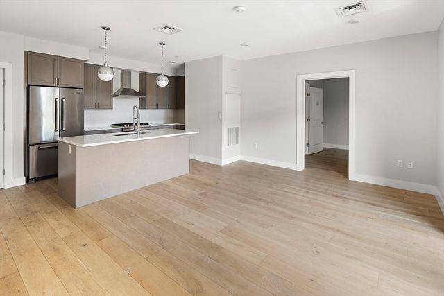 1650 Commonwealth Ave 204, Boston, MA 02135