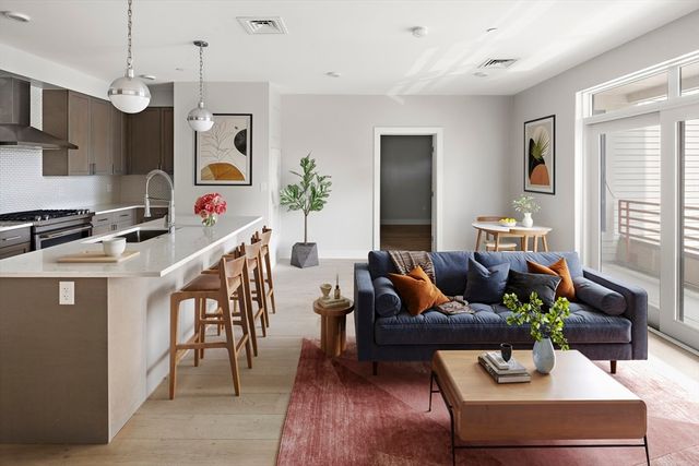 1650 Commonwealth Ave 204, Boston, MA 02135
