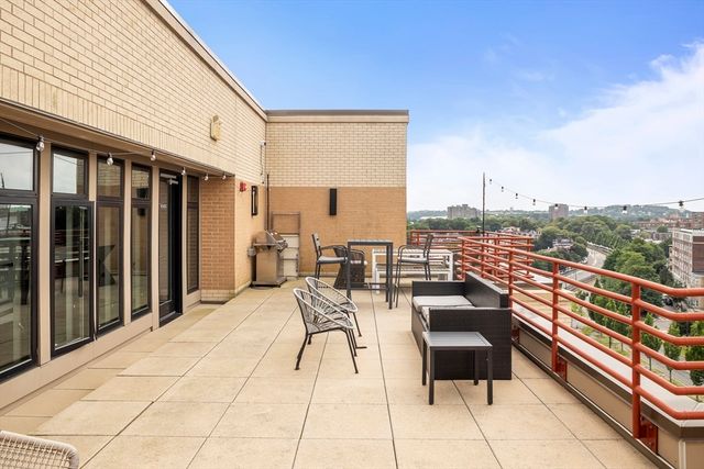 1650 Commonwealth Ave 204, Boston, MA 02135