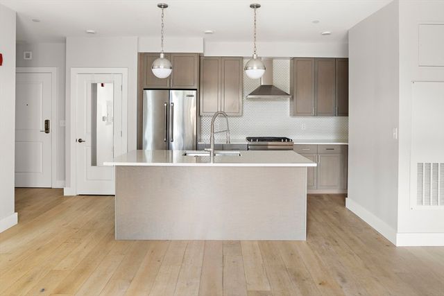 1650 Commonwealth Ave 204, Boston, MA 02135