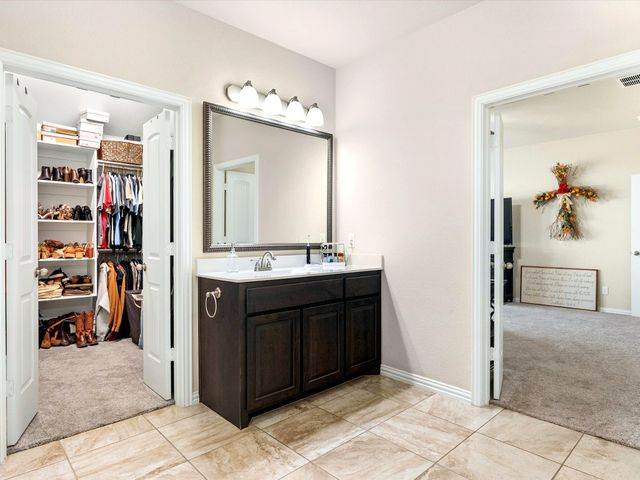 1231 Christie Lane, Terrell, TX 75161