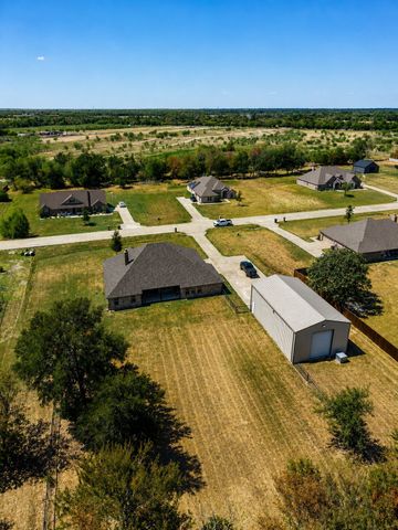 1231 Christie Lane, Terrell, TX 75161