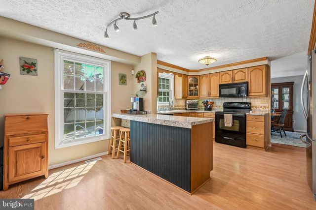 304 STONEY BROOK LN, Marlton, NJ 08053