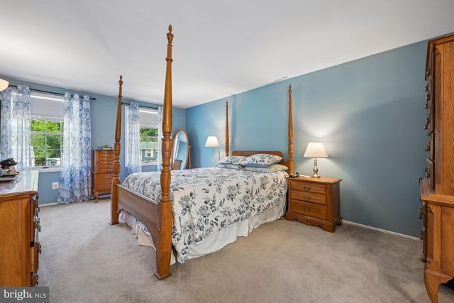 304 STONEY BROOK LN, Marlton, NJ 08053