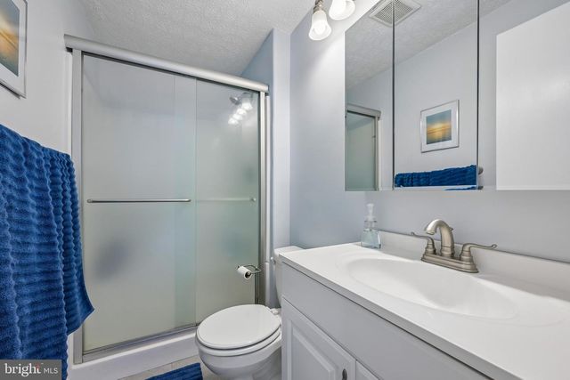 304 STONEY BROOK LN, Marlton, NJ 08053