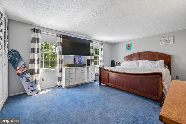 304 STONEY BROOK LN, Marlton, NJ 08053