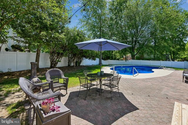 304 STONEY BROOK LN, Marlton, NJ 08053