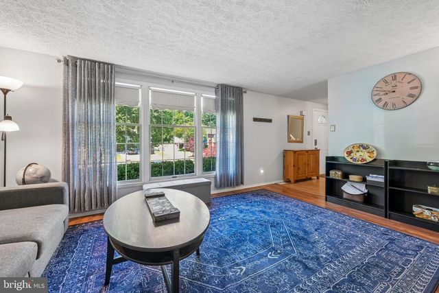 304 STONEY BROOK LN, Marlton, NJ 08053