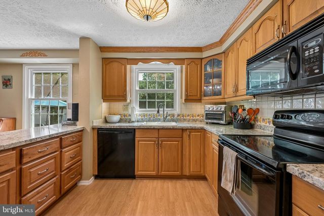 304 STONEY BROOK LN, Marlton, NJ 08053