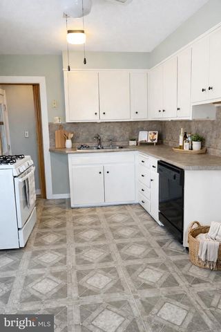 326 S 3RD AVE, Lebanon, PA 17042