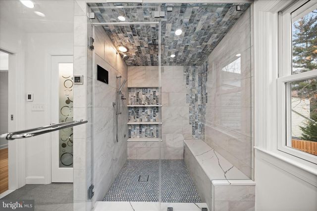 515 WOODLAND CT NW, Vienna, VA 22180