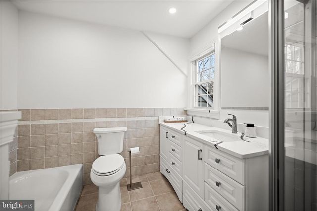 515 WOODLAND CT NW, Vienna, VA 22180