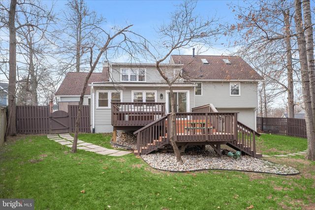 515 WOODLAND CT NW, Vienna, VA 22180