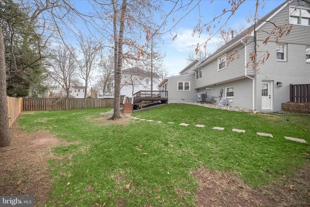 515 WOODLAND CT NW, Vienna, VA 22180