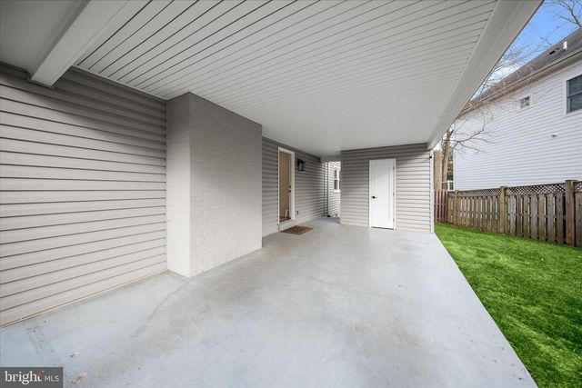 515 WOODLAND CT NW, Vienna, VA 22180