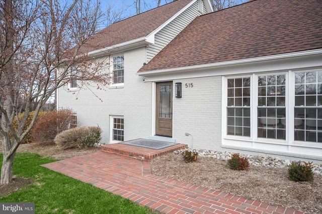 515 WOODLAND CT NW, Vienna, VA 22180