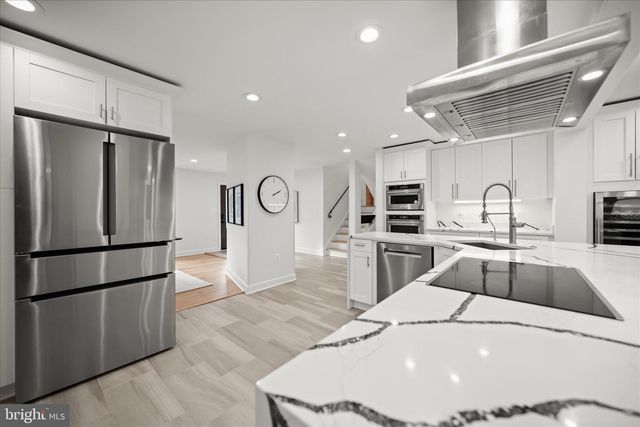 515 WOODLAND CT NW, Vienna, VA 22180