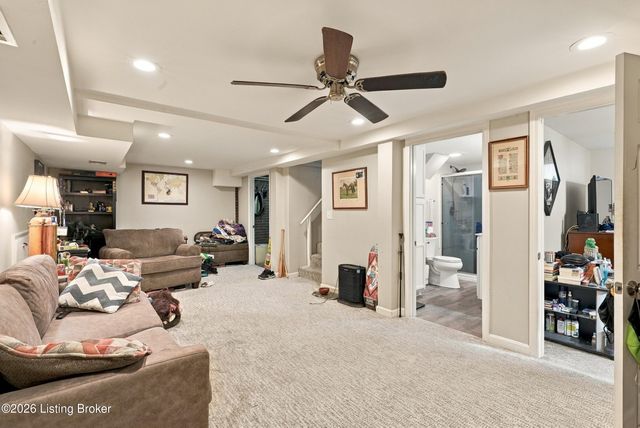 3023 Wellbrooke Rd, Louisville, KY 40205