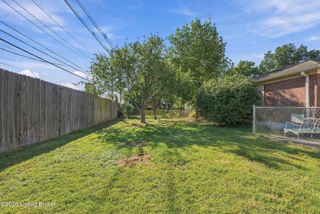 3023 Wellbrooke Rd, Louisville, KY 40205