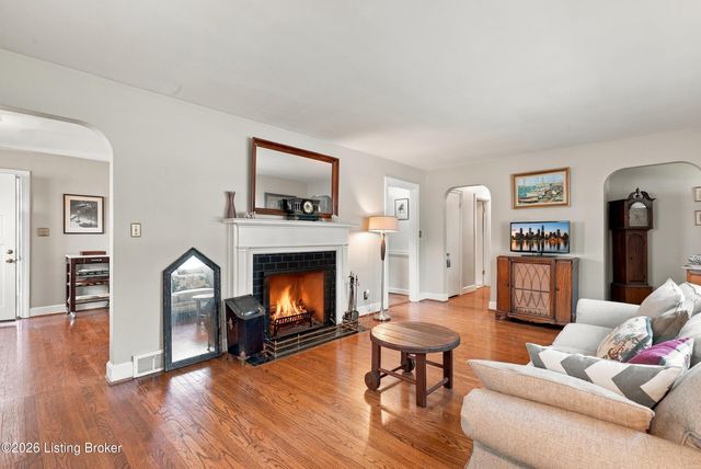 3023 Wellbrooke Rd, Louisville, KY 40205