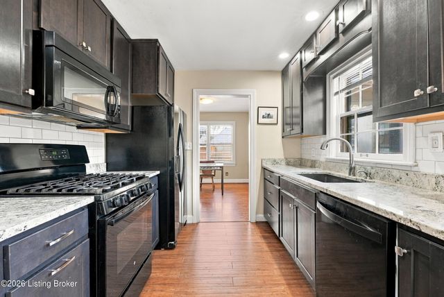3023 Wellbrooke Rd, Louisville, KY 40205