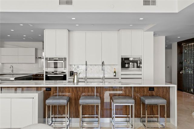 450 KNIGHTS RUN AVENUE 1801, Tampa, FL 33602